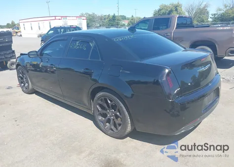 2019 Chrysler 300 Touring z USA, uszkodzony, nr VIN 2C3CCAAG7KH733347